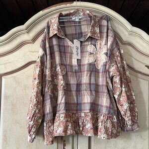 NWT BlueVelvet Plaid & Floral Patchwork Peplum Shirt size Medium
